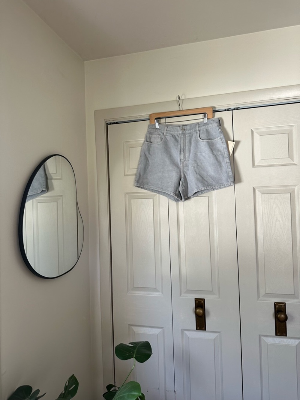 NWT Frank And Oak Courtney Mid-Rise Light Gray Denim Shorts